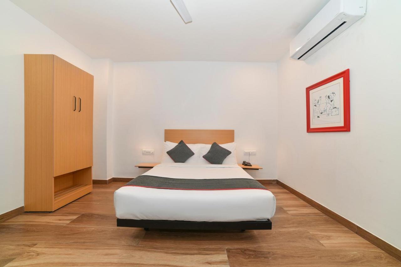 Vaccinated Staff- Oyo Townhouse 384 Nk Hotels Dispur Dış mekan fotoğraf