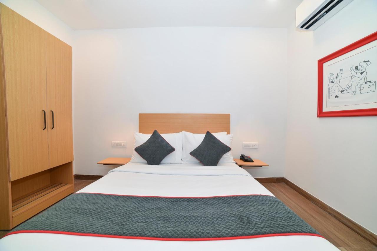 Vaccinated Staff- Oyo Townhouse 384 Nk Hotels Dispur Dış mekan fotoğraf