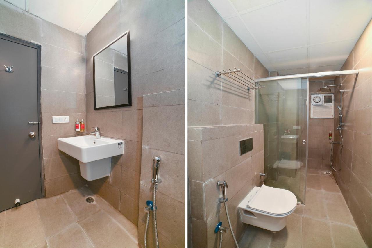 Vaccinated Staff- Oyo Townhouse 384 Nk Hotels Dispur Dış mekan fotoğraf